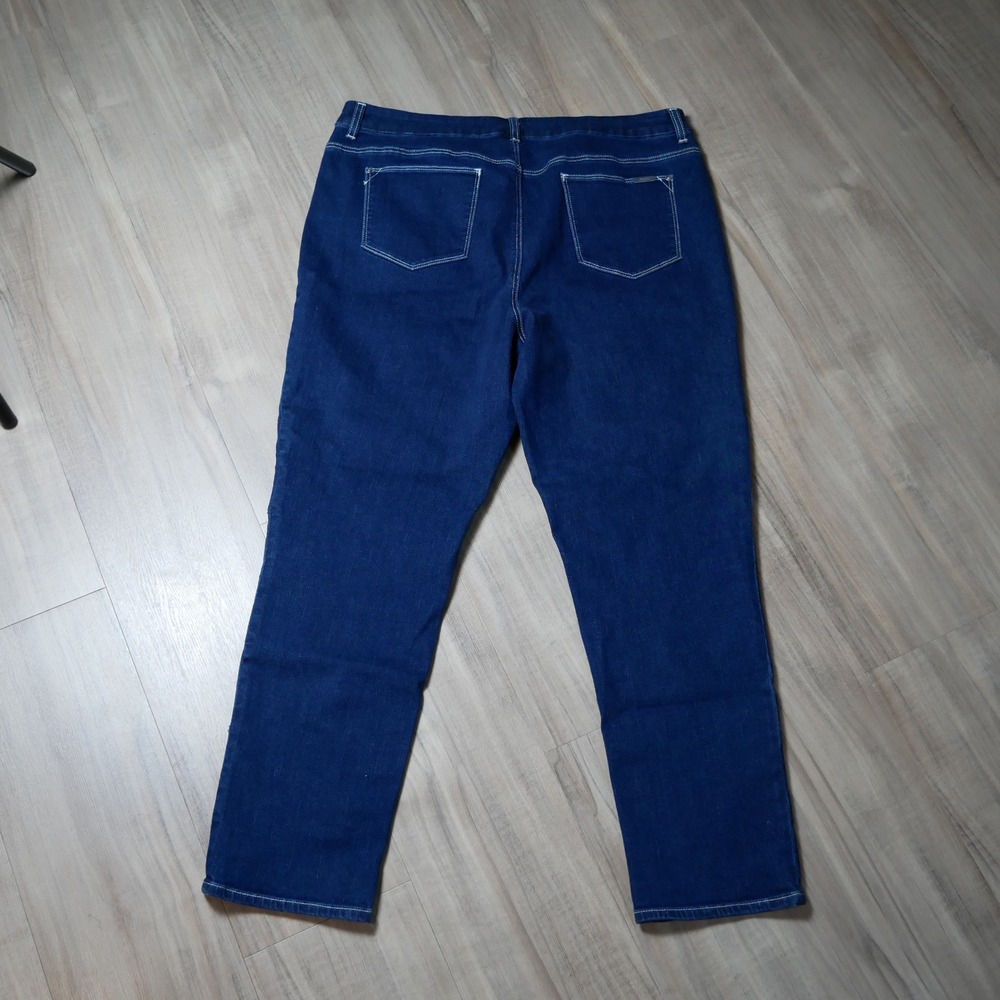 Chicos So Slimming Girlfriend Ankle Jeans Blue Embroidered Beaded Size 2.5 L - Picture 6 of 7